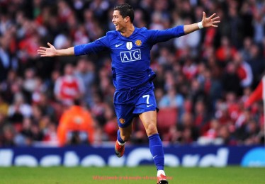 JRS低调看球-意甲球队队徽星星代表什么？详解意甲标志星含义